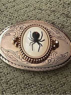 Western Style Oval Belt Buckle w/ Black Widow Spider Motif in Gold Tone